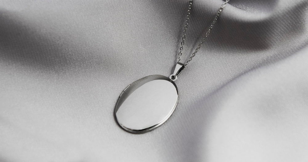 OVAL LOCKET collection